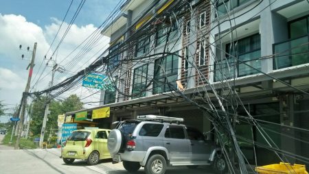 หวั่นเกี่ยวคอชาวบ้าน