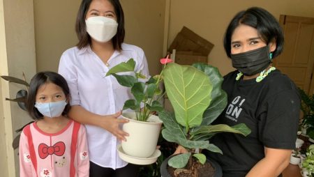 ครูบัวสายบันเทิง, ครูสอนวิคอมพิวเตอร์, พิษโควิด-19, สอนออนไลน์, ไม้มงคล,ครูย.ป.,