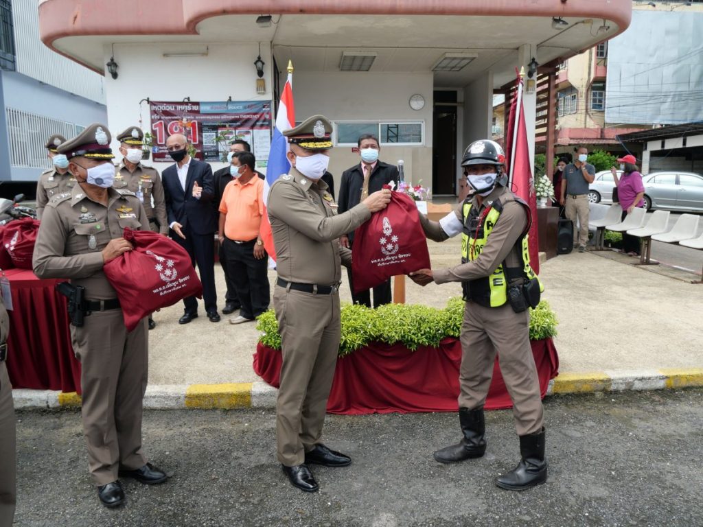 ที่ปรึกษาพิเศษ, สำนักงานตำรวจแห่งชาติ, มอบถุงยังชีพ,ตำรวจภูธรเมืองตรัง,