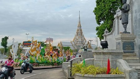 ขบวนแห่องค์หลวงพ่อโสธร