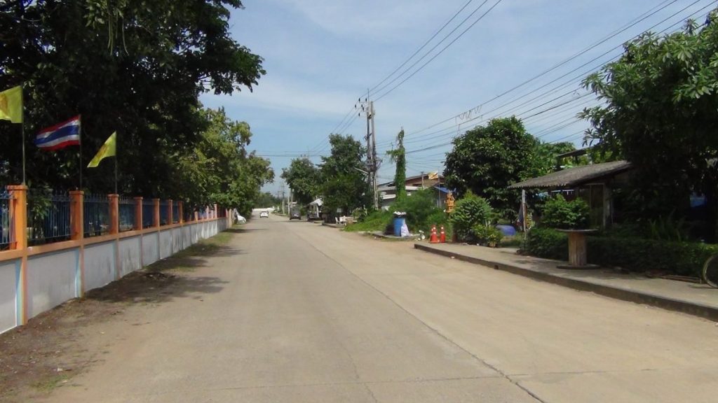 เลาะกำแพง