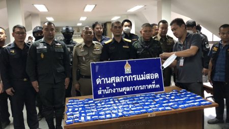 จับยาบ้าที่ด่านพรมแดนแม่สอด เมียวดี
